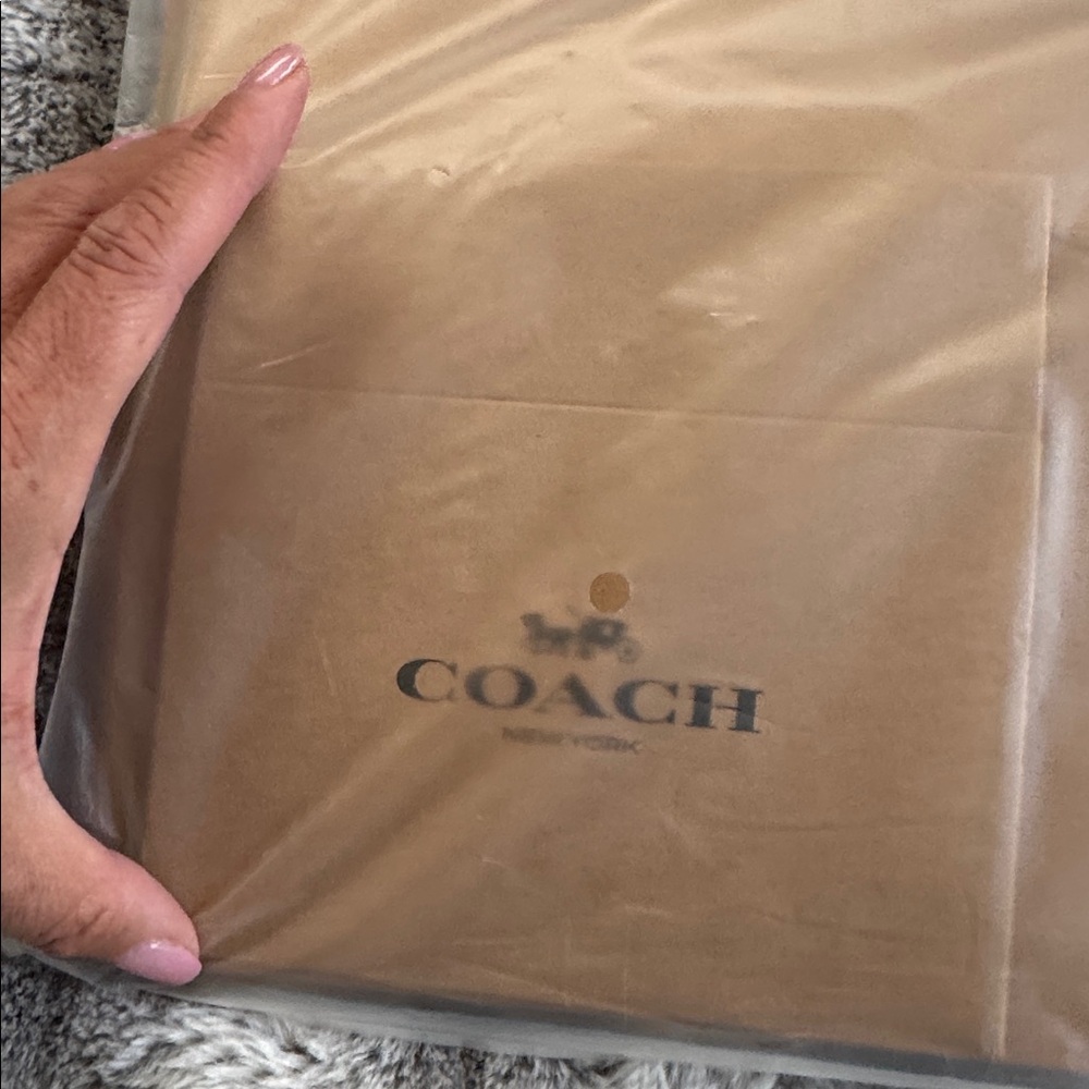 Coach Gift Box Set - Picture 4 of 7